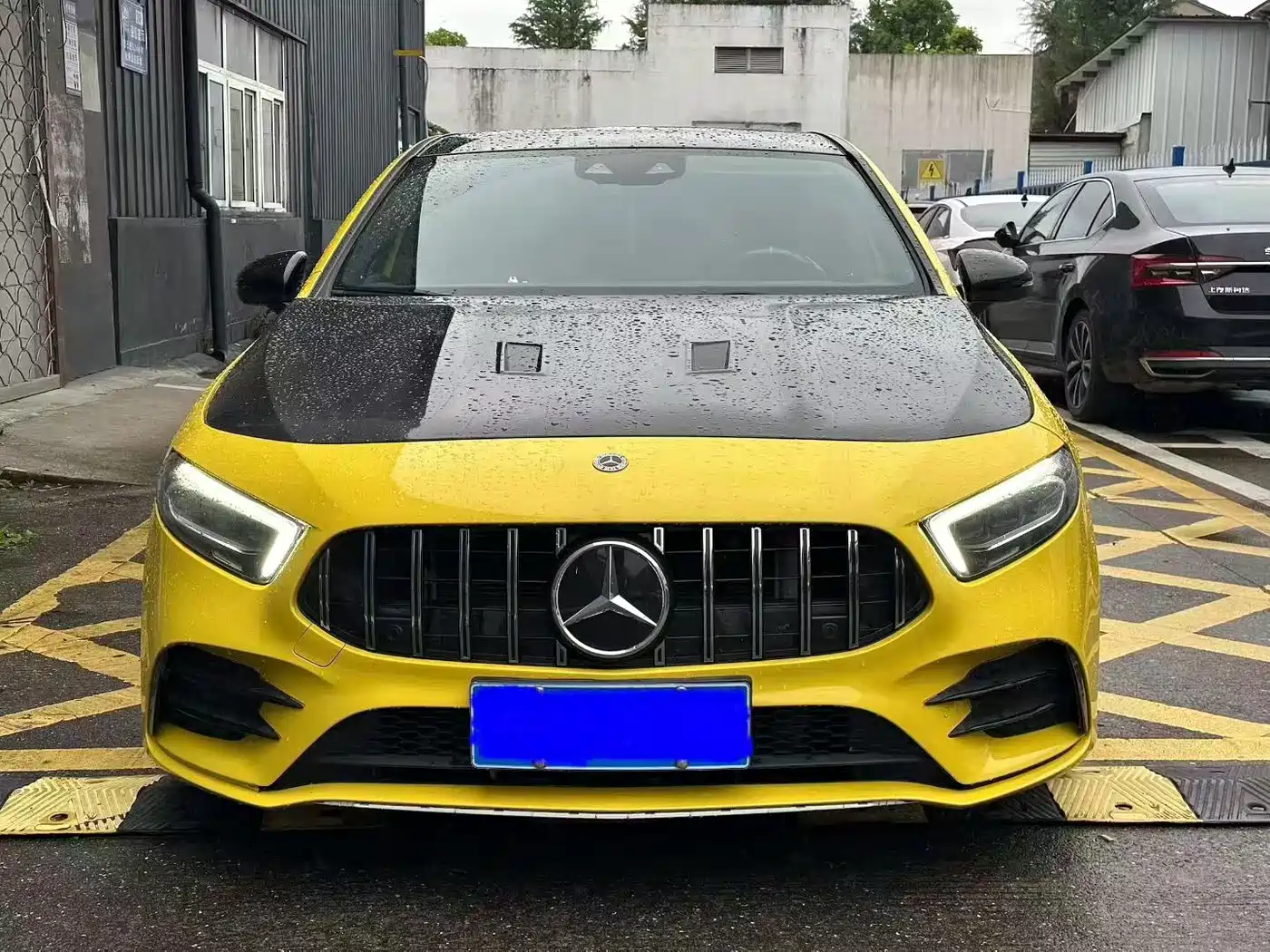 Mercedes-Benz A-Class AMG (Import) 2020 AMG A 35 4MATIC фото 2