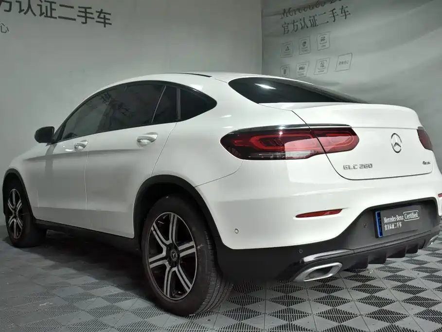 Mercedes-Benz GLC Coupe 2022 GLC 260 4MATIC Coupe SUV фото 14