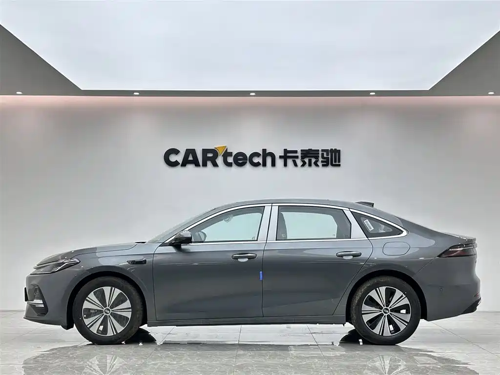 Geely Galaxy Galaxy A7 2025 EM-i 150km Explorer+ Edition фото 7