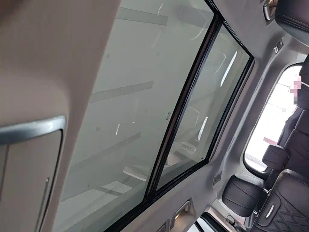 Hongqi HS7 PHEV 2024 2.0T PHEV 4WD Flagship Edition 6-seater фото 18
