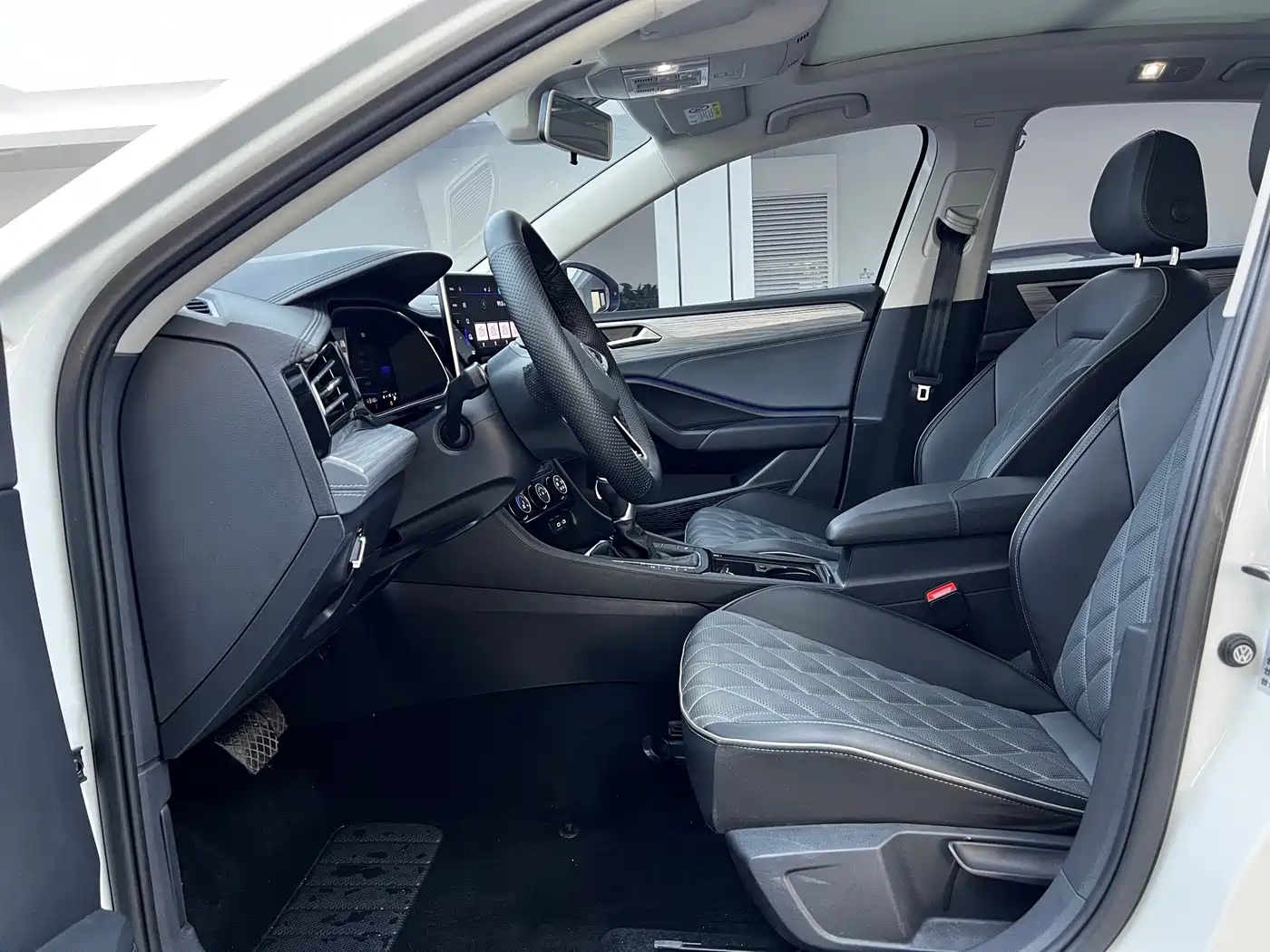 Volkswagen Sagitar 2024 300TSI DSG Surpass Edition фото 4