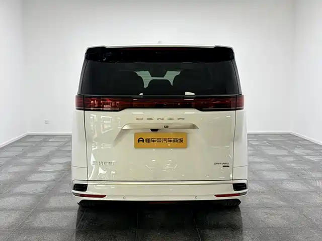 Denza D9 2025 DM-i Smart Drive Edition 1020 AWD Prestige — фото 5