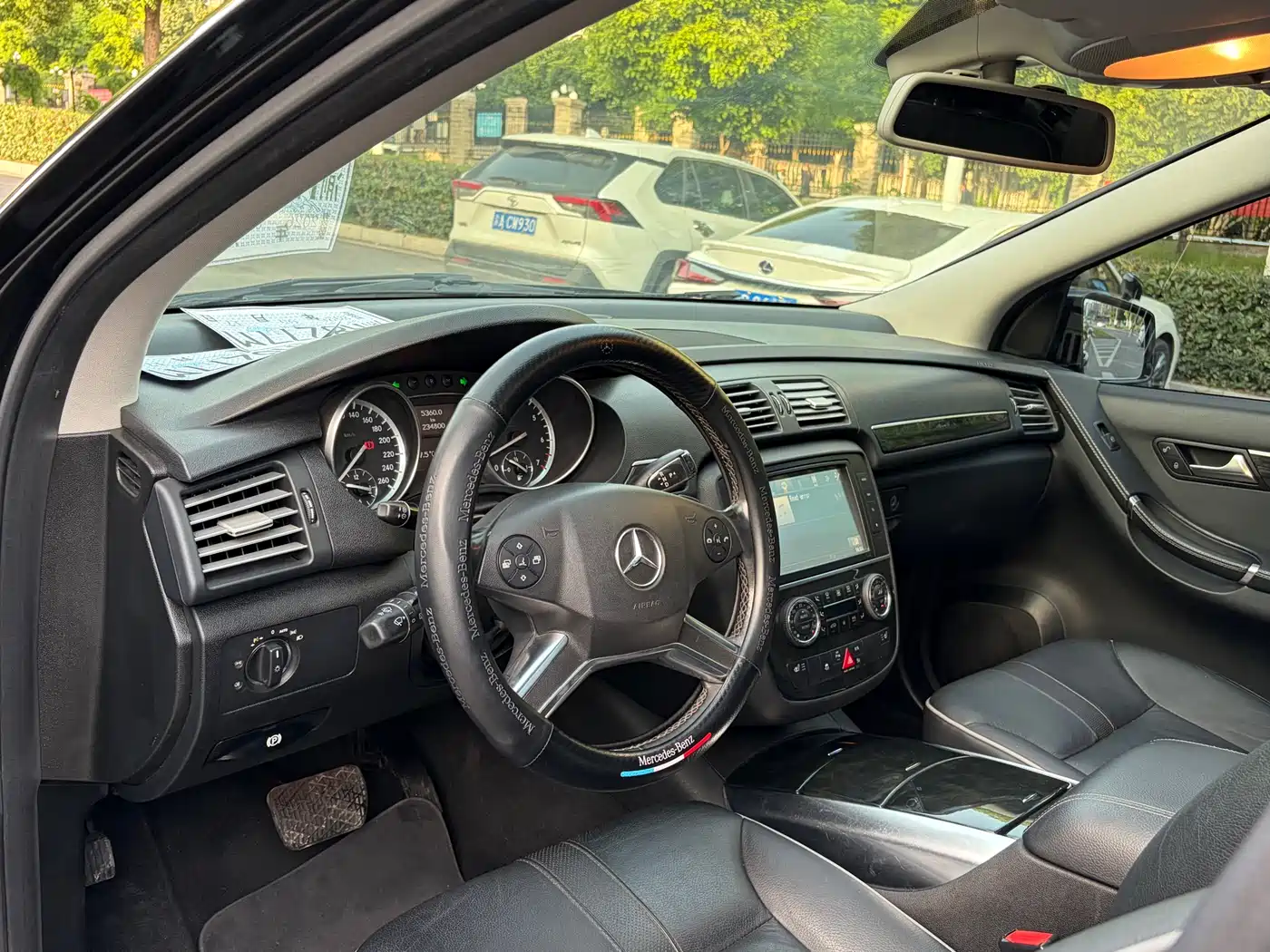 Mercedes-Benz R-Class 2017 R 320 4MATIC Business Collector's Edition фото 19