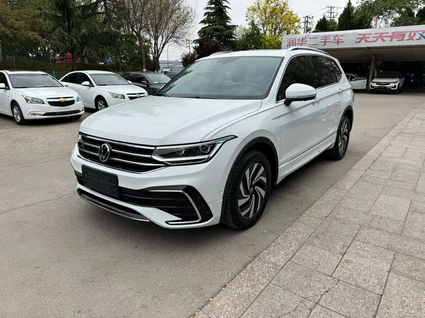 Volkswagen Tiguan L 2024 Outstanding 330TSI Auto 2WD R-Line Dragon Glory Edition