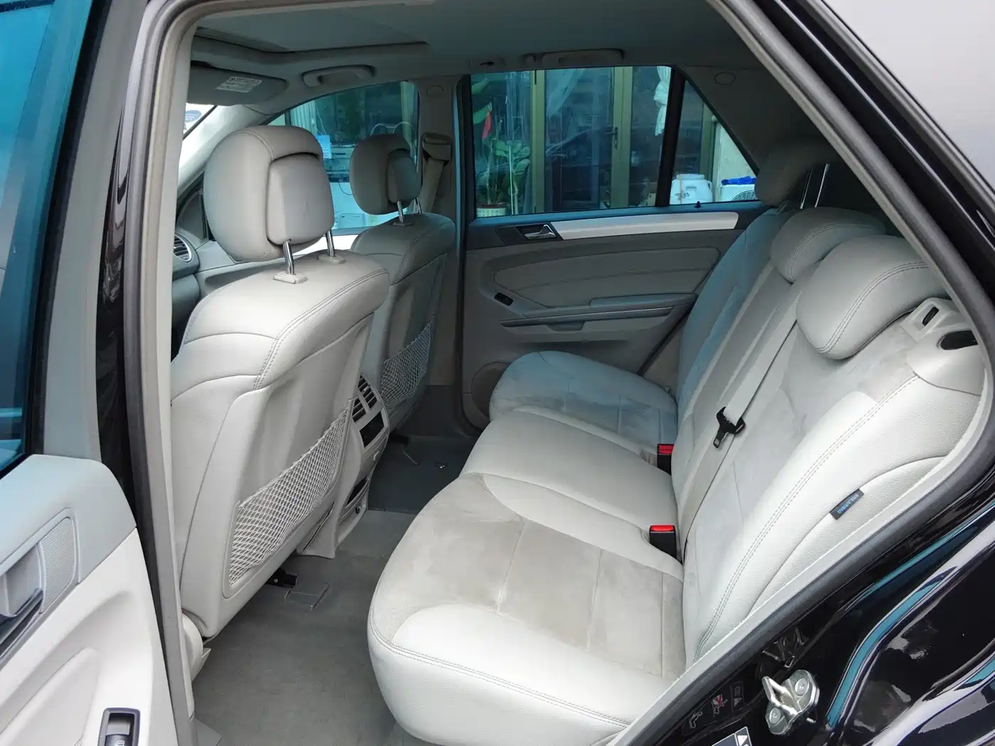Mercedes-Benz M-Class 2010 ML 300 4MATIC фото 9