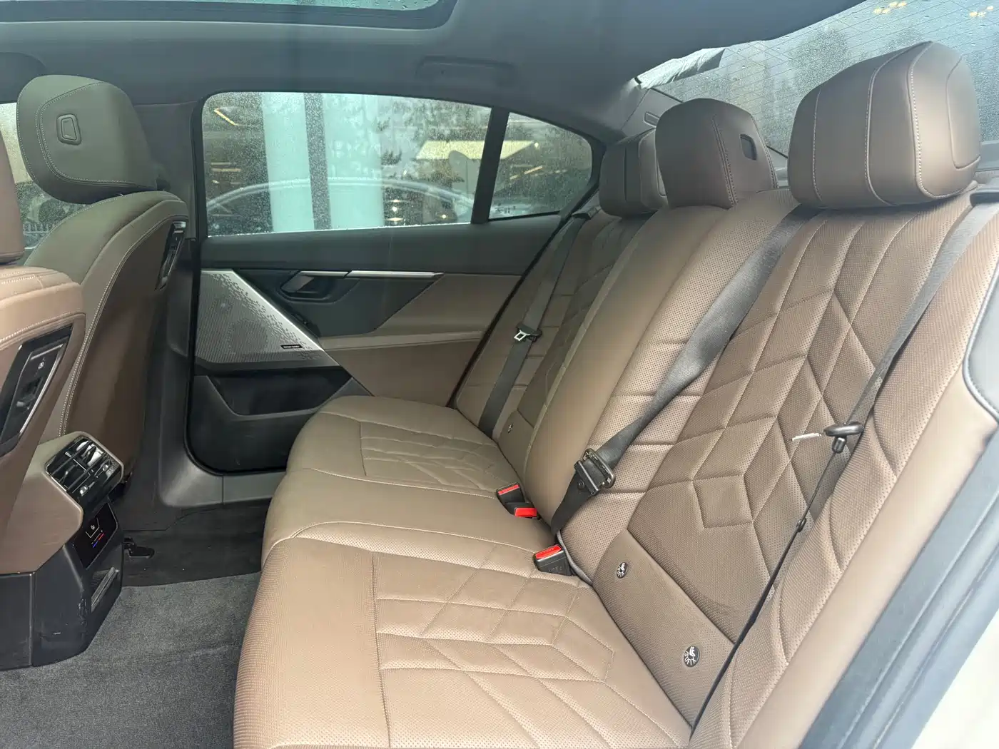 BMW 5 Series 2024 525Li M Sport Package фото 6