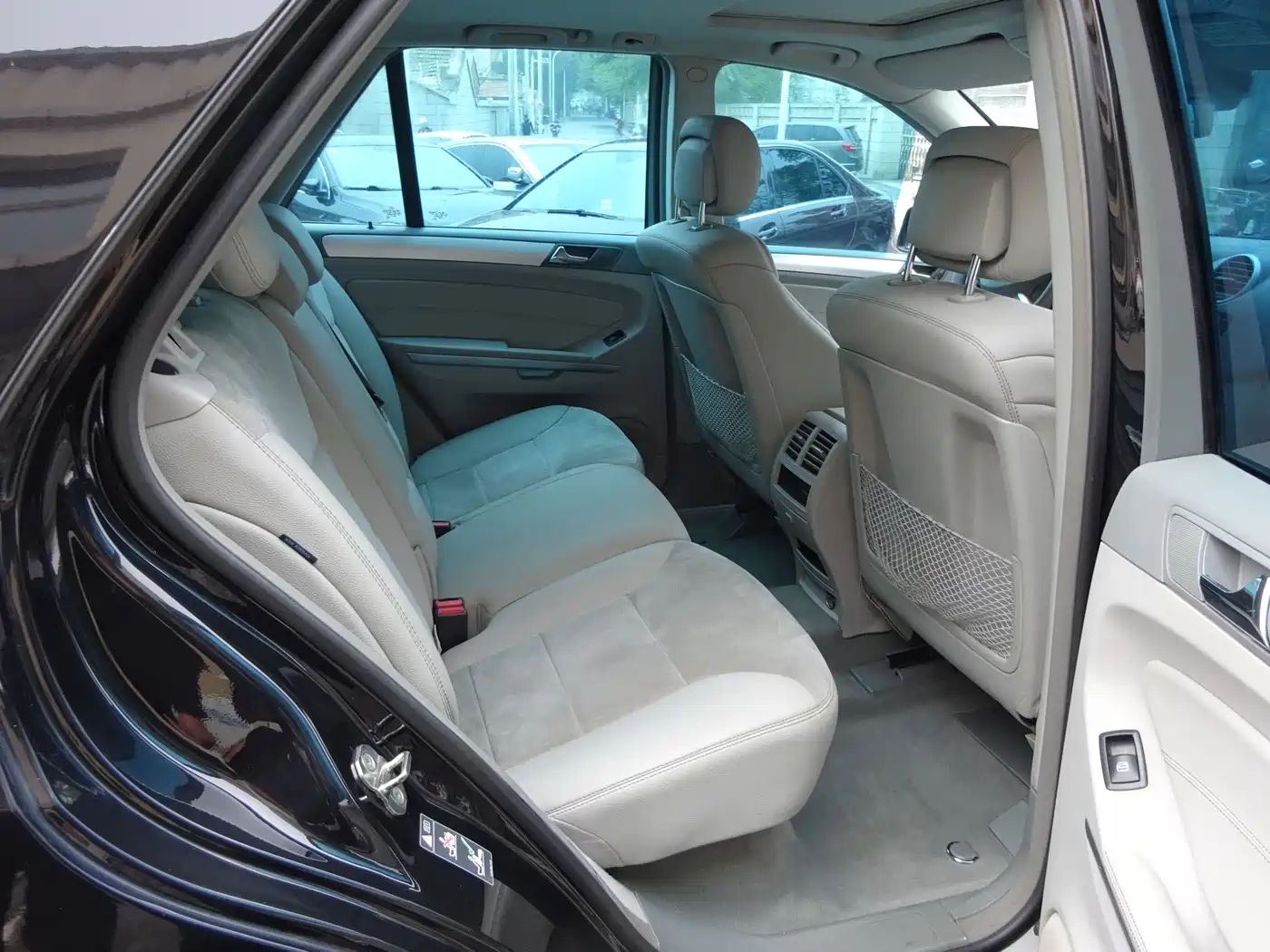 Mercedes-Benz M-Class 2010 ML 300 4MATIC фото 10