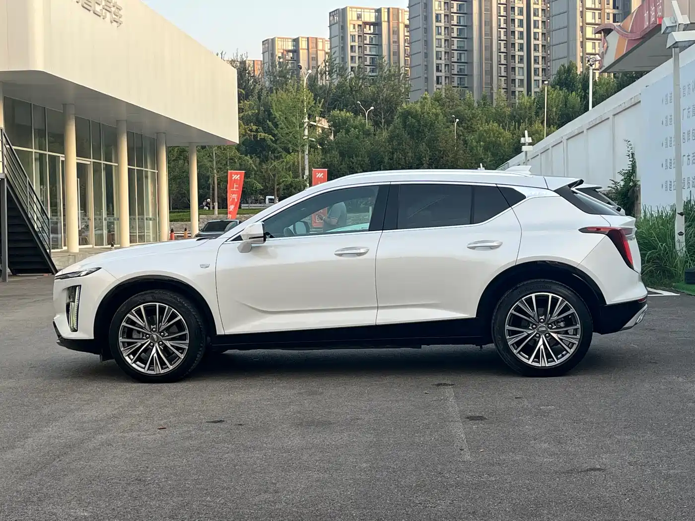 Cadillac GT4 2024 2023 25T Luxury Edition