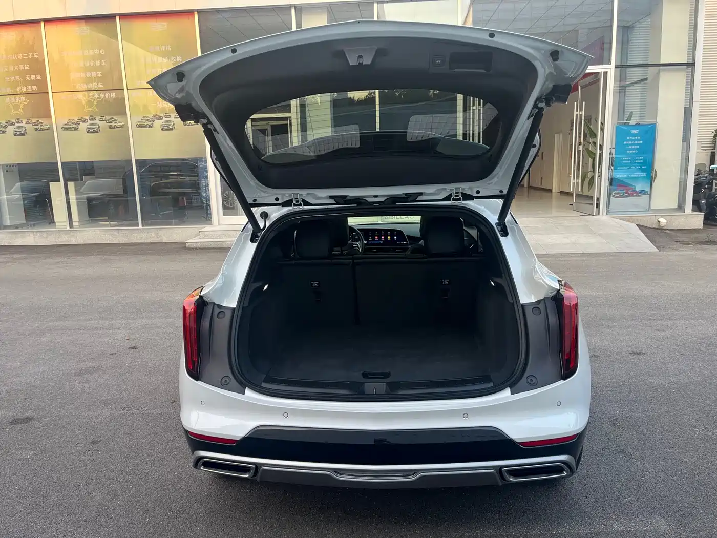 Cadillac GT4 2024 2023 25T Luxury Edition