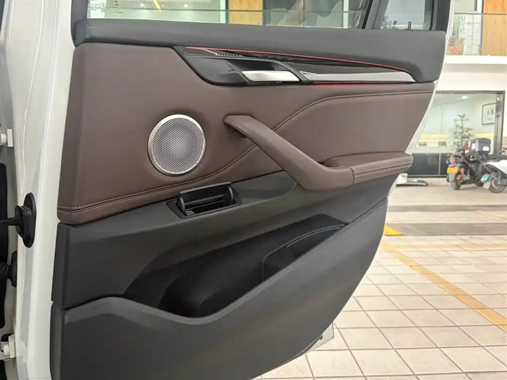 BMW X1 2022 sDrive20Li Premium фото 13