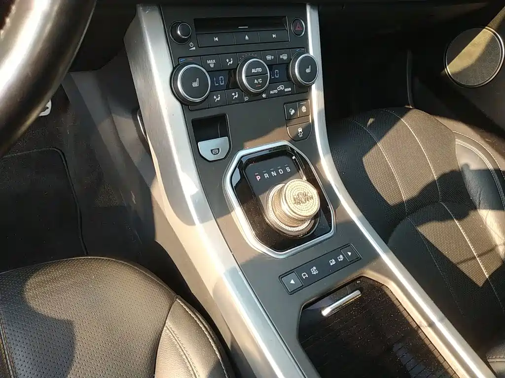Photo 6 - Land Rover Range Rover Evoque