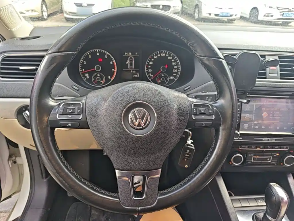Фото 11 - Volkswagen Sagitar