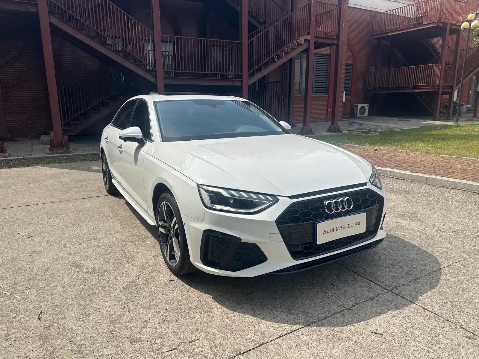 Фото 3 - Audi A4L