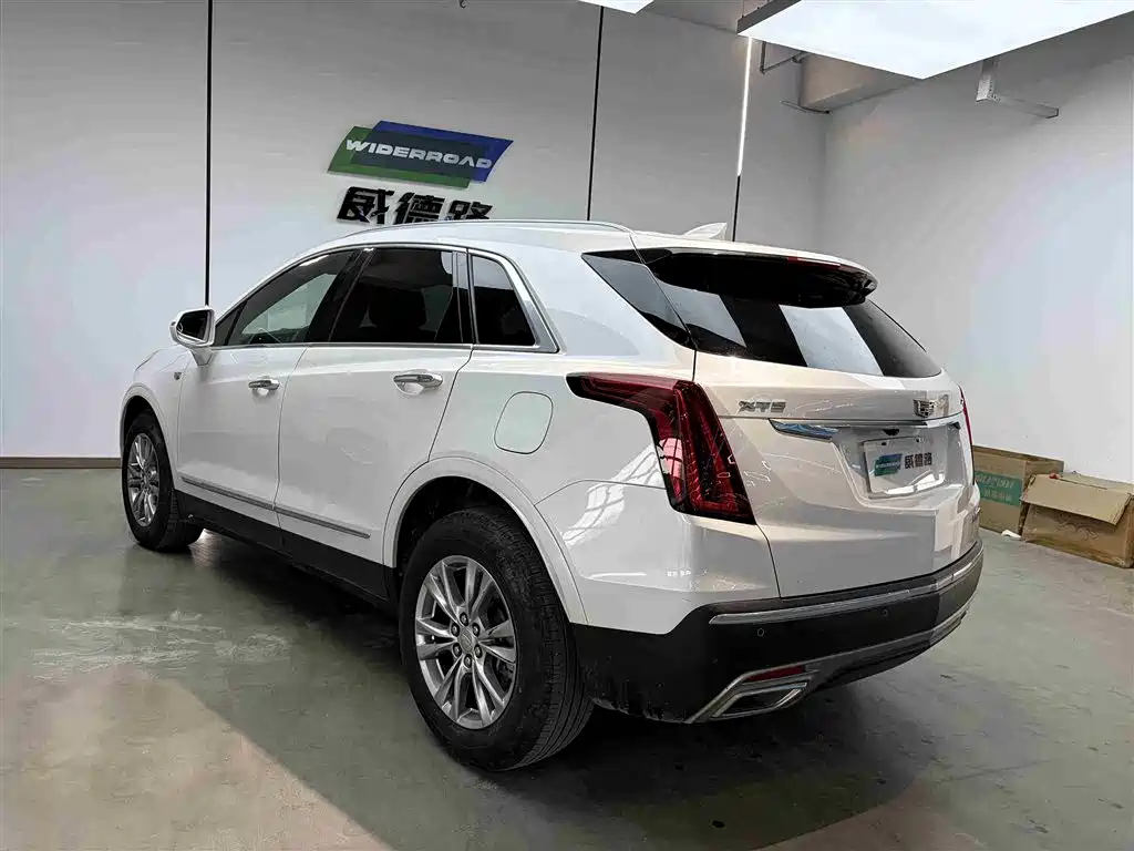 CADILLAC XT5