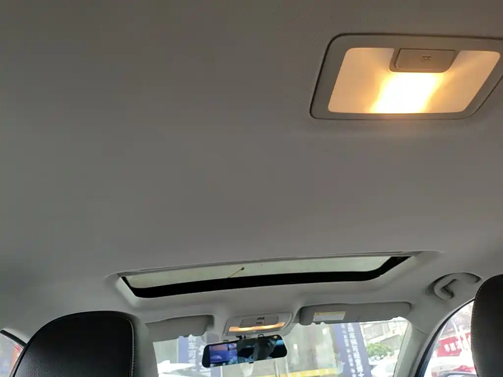 Roewe i6 2020 2020 PLUS 1.6L CVT 4G Connected Glory Flagship Edition