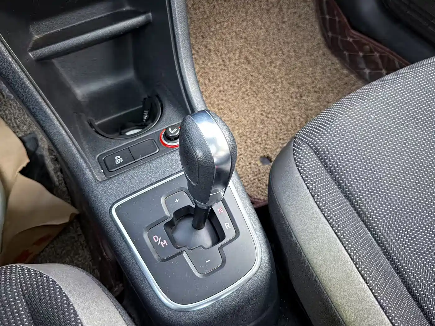 Volkswagen up! 2015 1.0L high up! фото 7