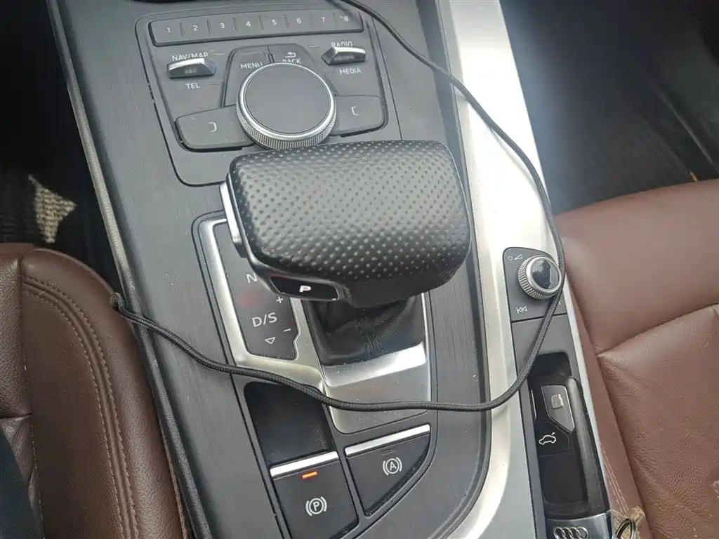 Audi A4L 2018 30th Anniversary 45 TFSI quattro Personality Sport фото 7