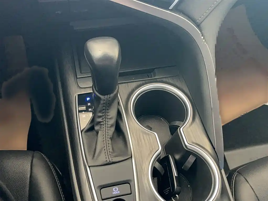 Toyota Camry 2021 2.0G Luxury Edition фото 9