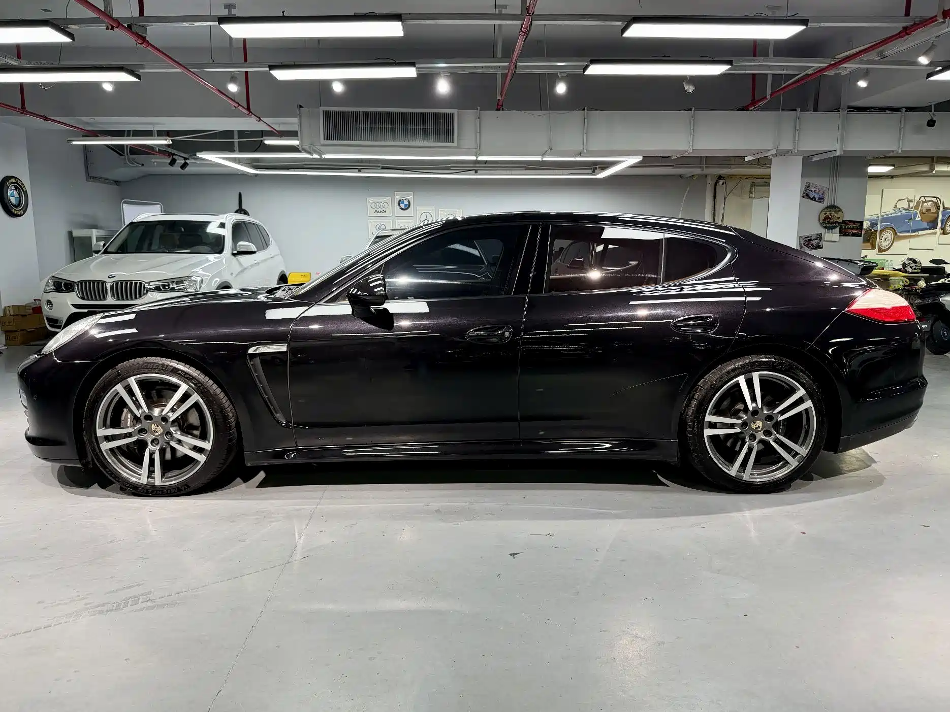 Фото 3 - Porsche Panamera