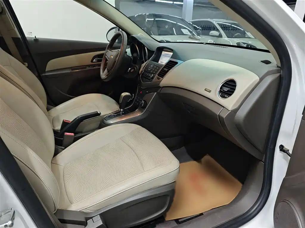 Chevrolet Cruze 2015 1.5L Classic SE AT фото 15