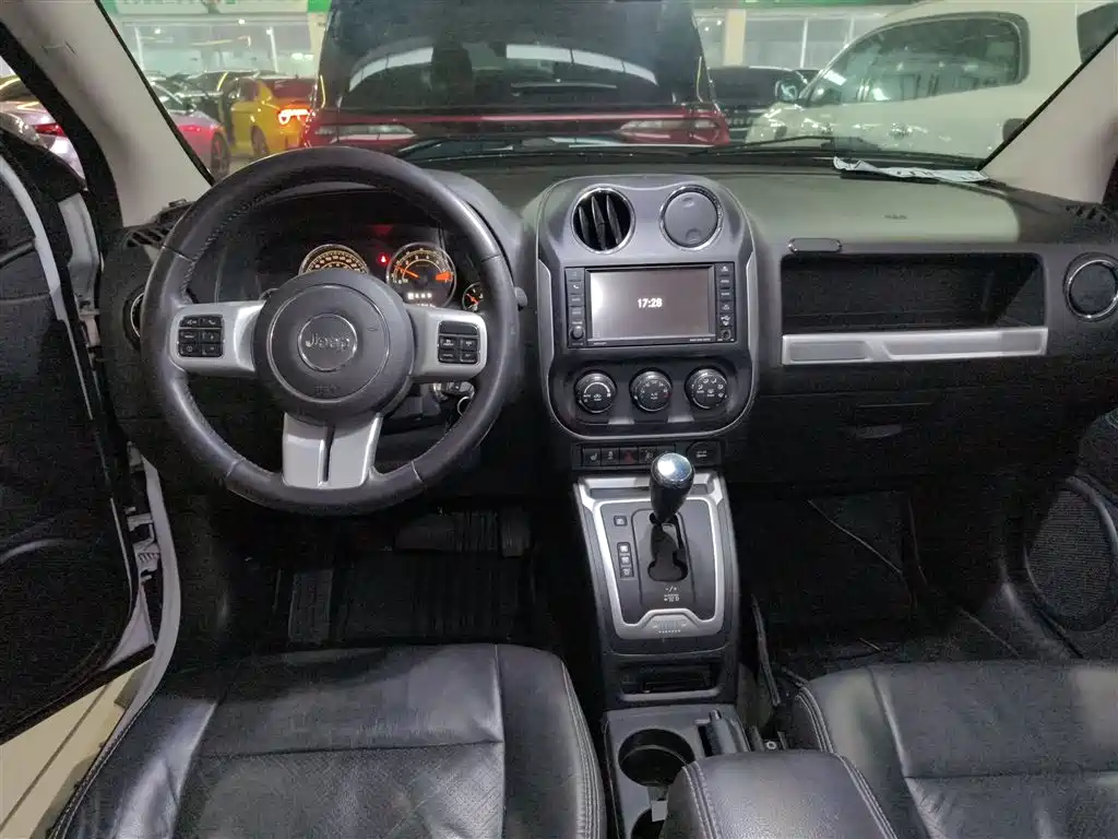Jeep Compass (Import) 2015 2015 2.0L 2WD Luxury