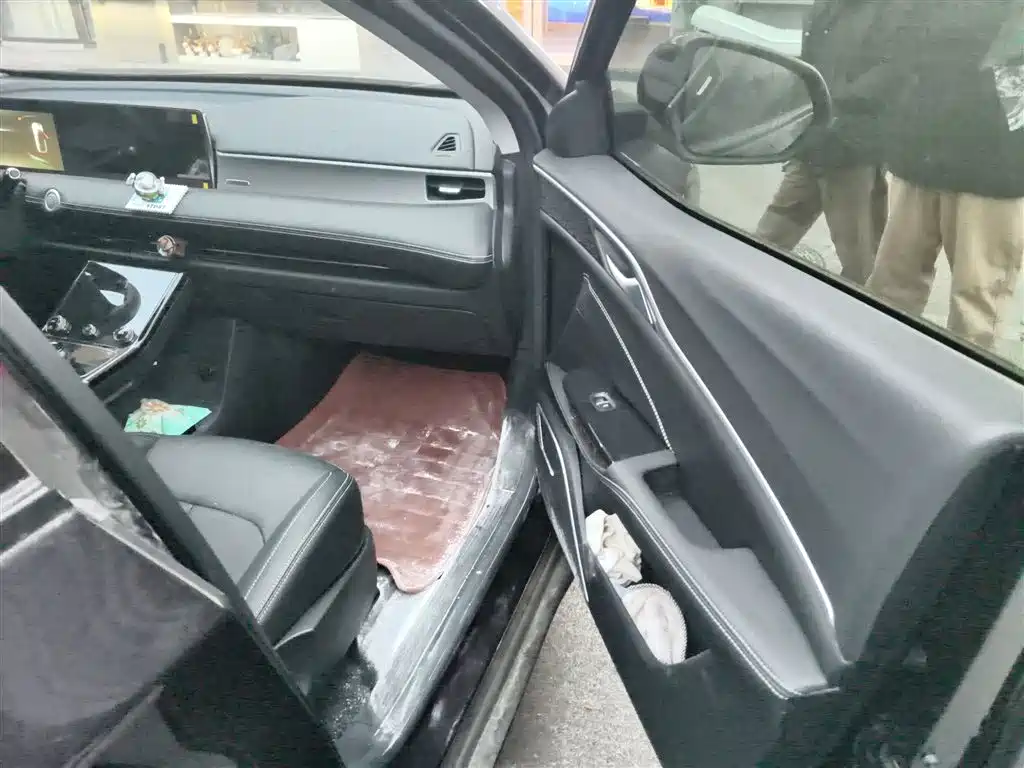 NEZHA AUTOMOBILE NEZHA U