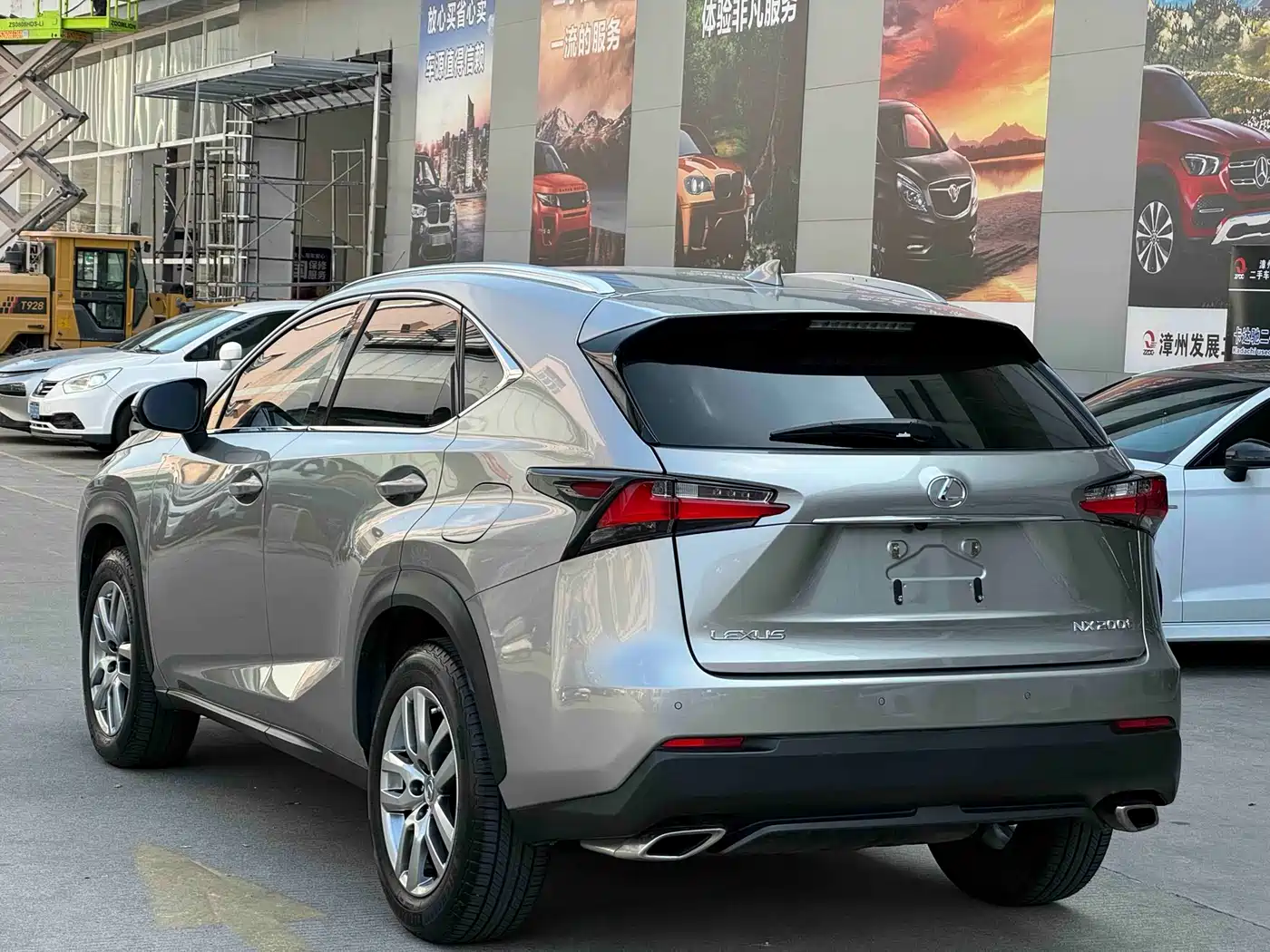 Lexus NX 2015 200t AWD F Sport фото 8