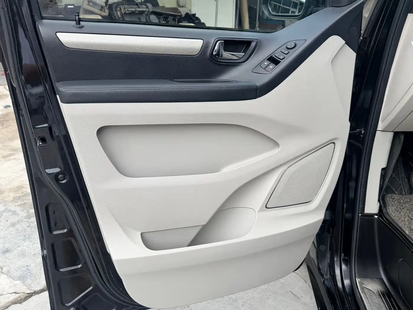 SAIC Maxus Maxus G10 2021 2.0T Automatic Smart Edition Gasoline 7-Seater фото 7