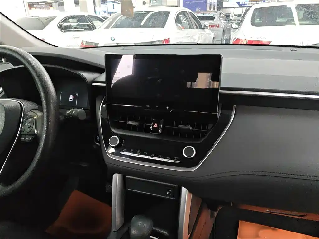 Toyota Frontlander 2023 2.0L CVT Leading Edition фото 6
