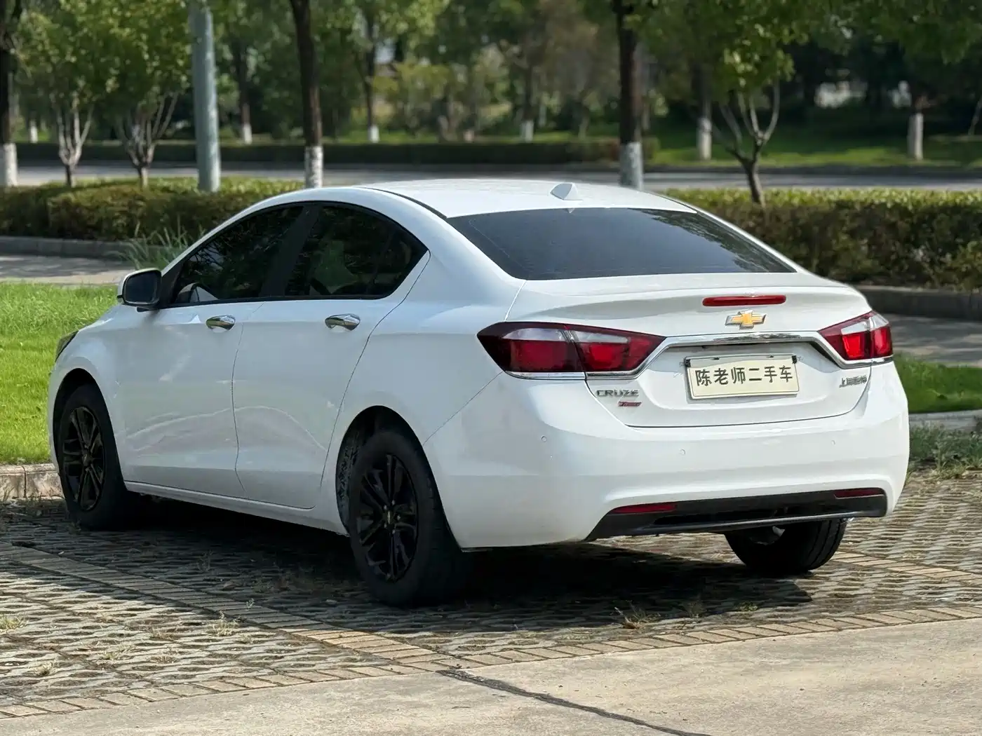 Фото 5 - Chevrolet Cruze