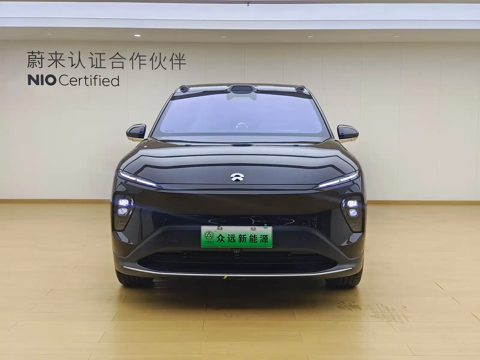 Фото 2 - NIO EC7