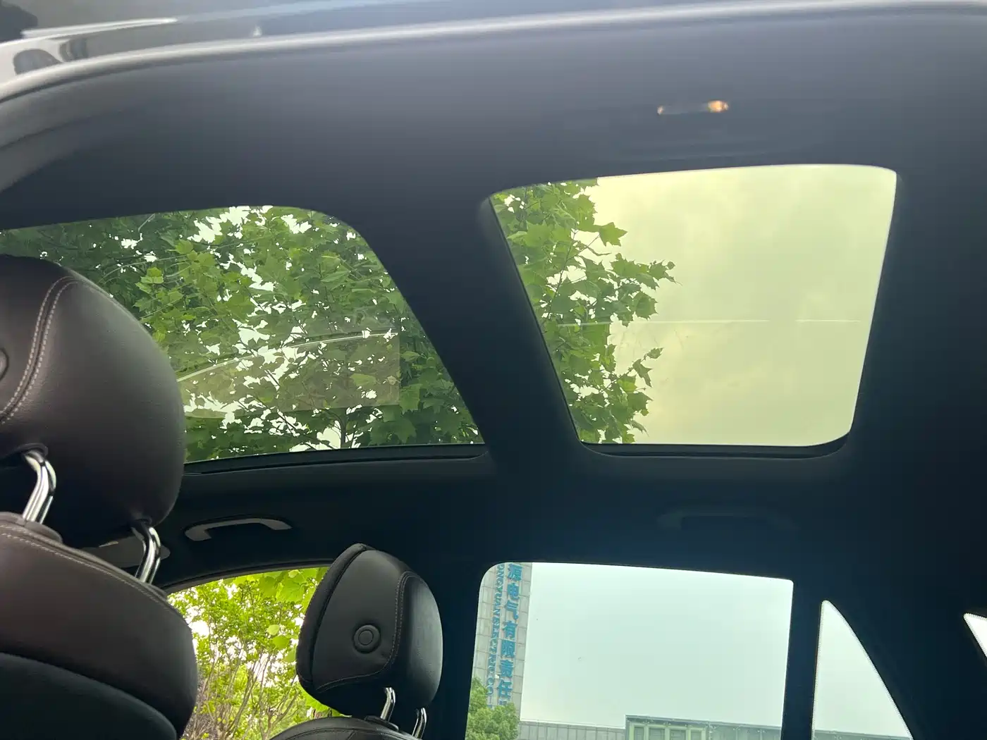 Mercedes-Benz GLC 2018 Facelift GLC 260 4MATIC Luxury фото 15