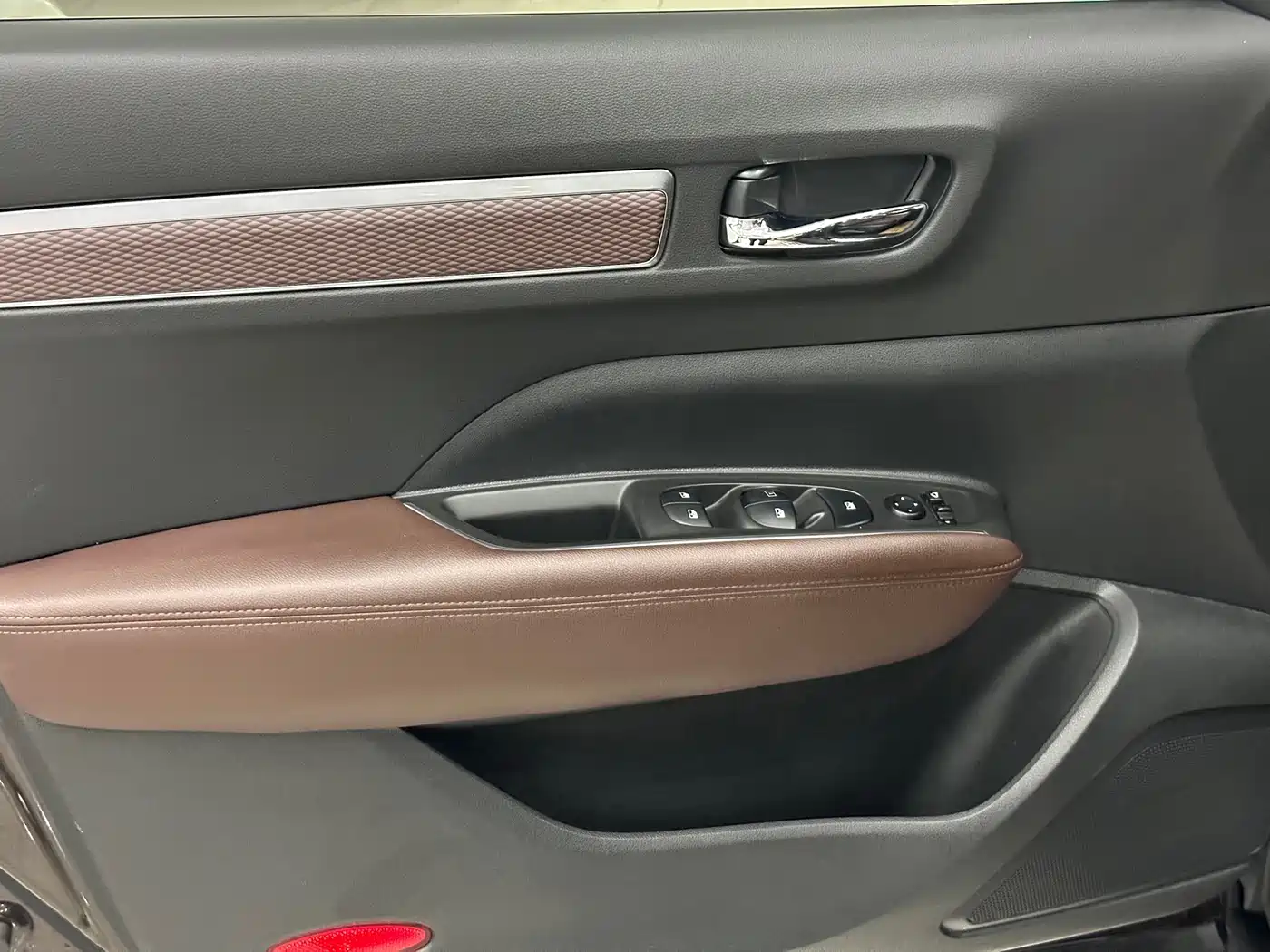 Renault Koleos 2018 2018 2.0L 2WD 120th Anniversary Limited Edition
