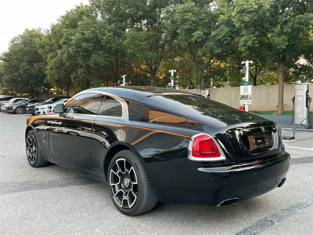 Rolls-Royce Wraith 2018 6.6T Black Badge фото 32