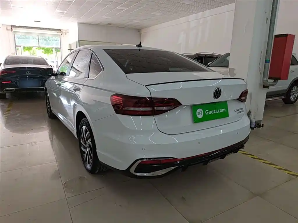 Volkswagen Lavida 2023 200TSI DSG Starlight Comfort Edition фото 5