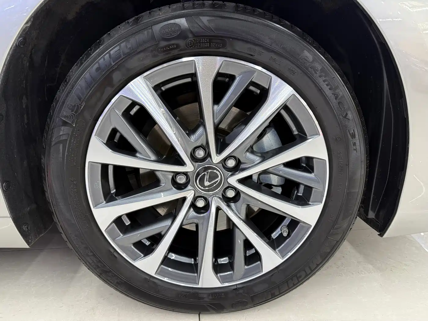 Lexus ES 2025 2025 300h Ultimate Edition