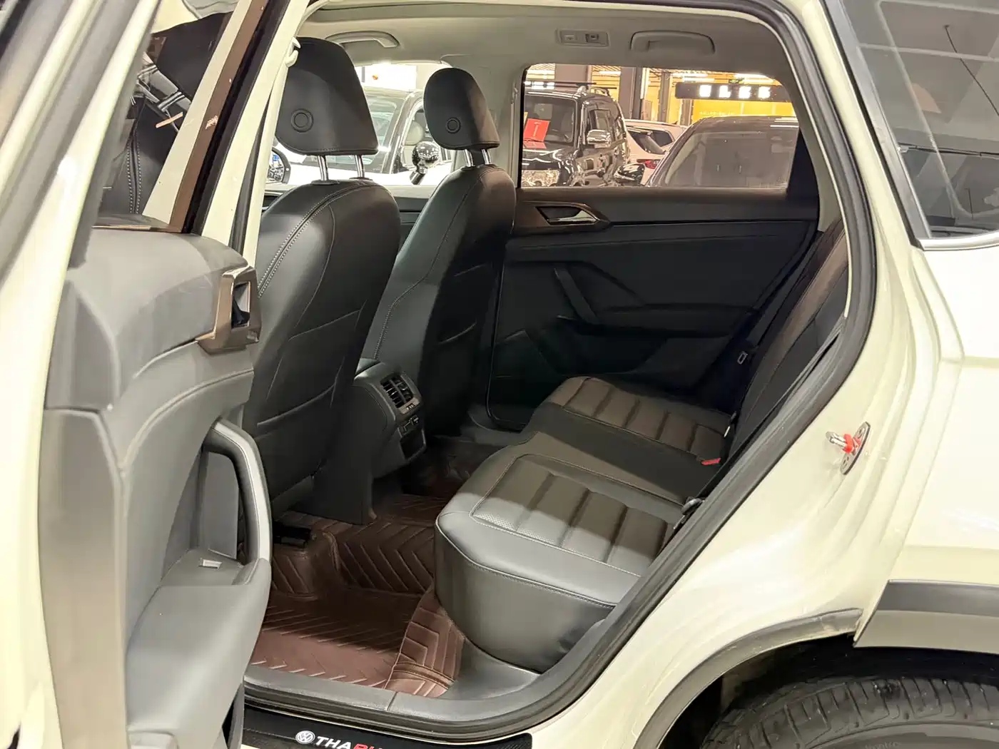 Volkswagen Tharu 2022 280TSI FWD Luxury Edition фото 11