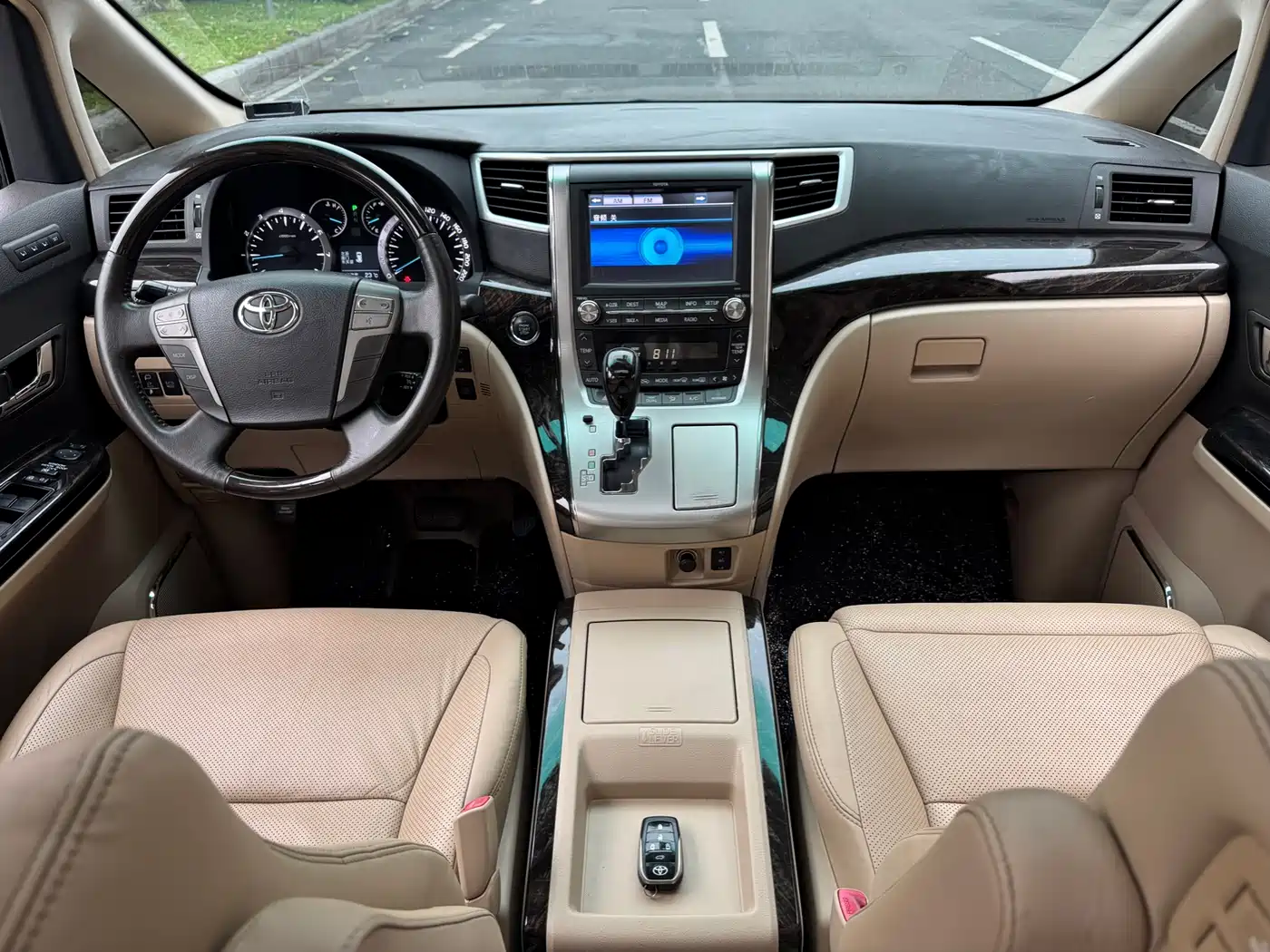 Toyota Alphard 2012 3.5L Luxury Edition фото 10