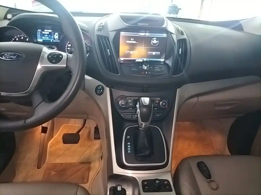 Фото 13 - Ford Kuga