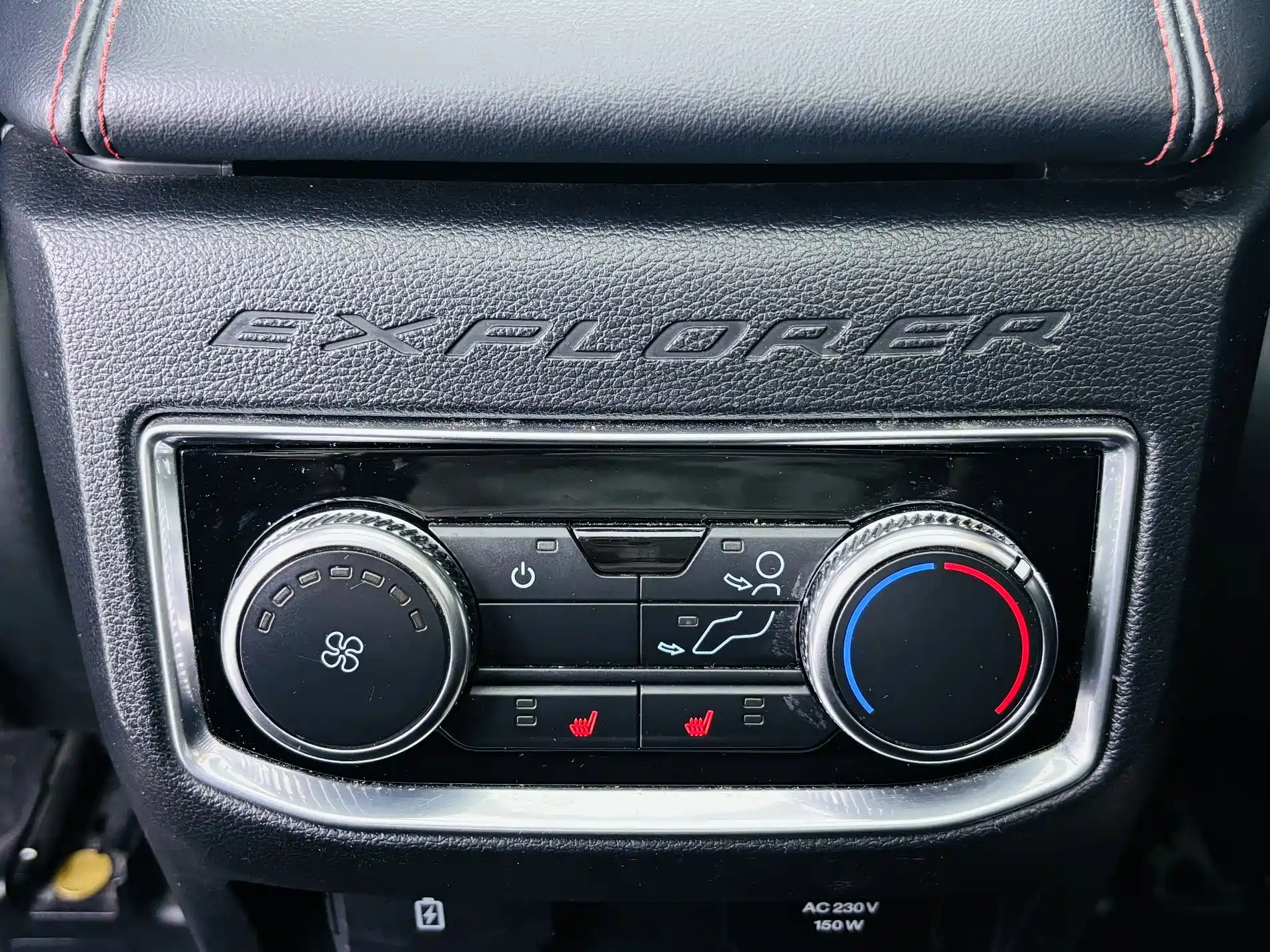 Фото 18 - Ford Explorer
