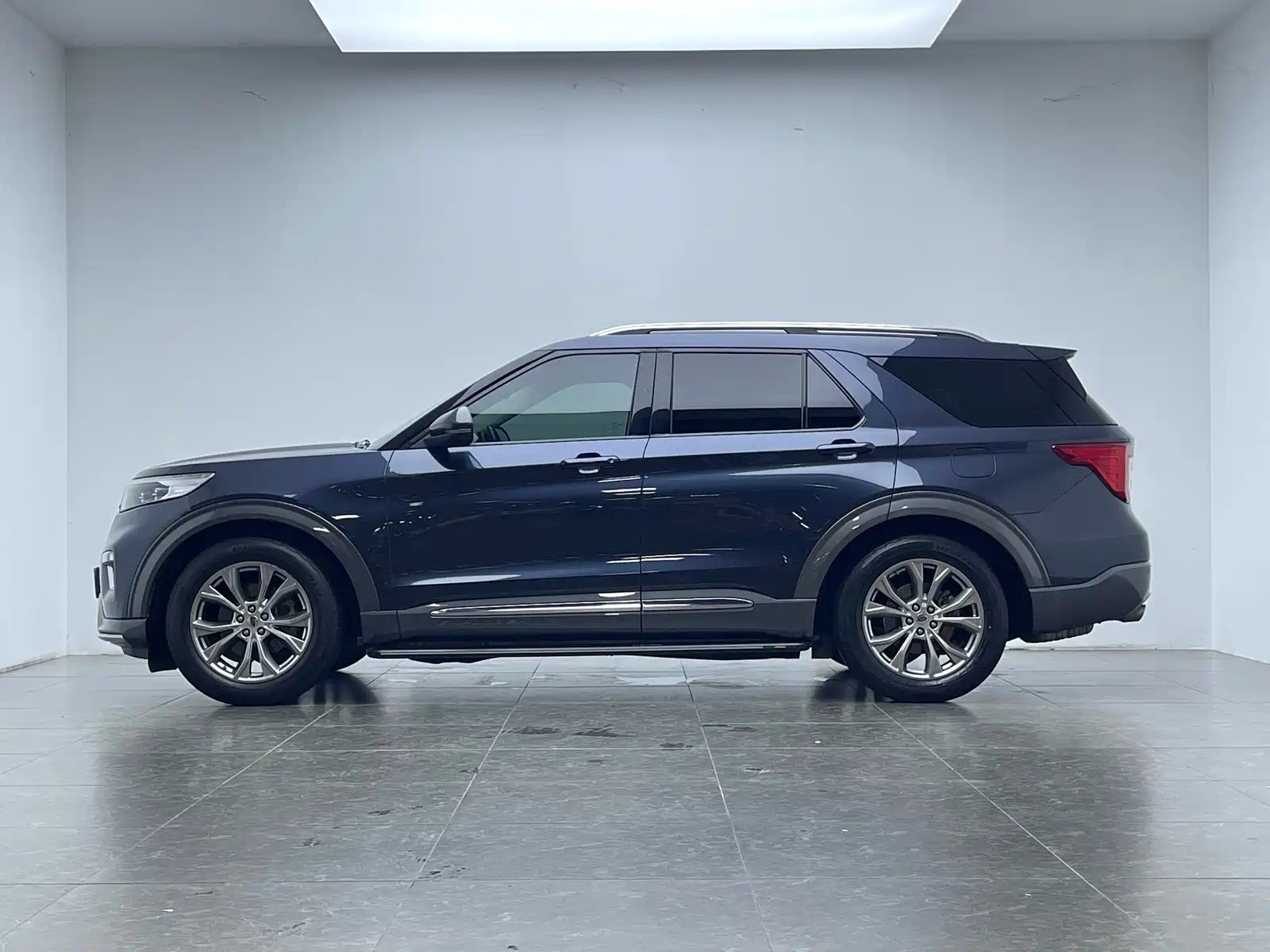 Фото 6 - Ford Explorer