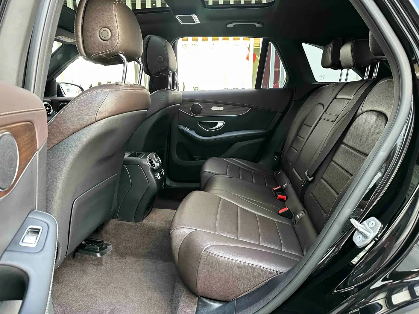 Mercedes-Benz GLC 2022 Facelift GLC 300 L 4MATIC Dynamic Collector's Edition фото 12