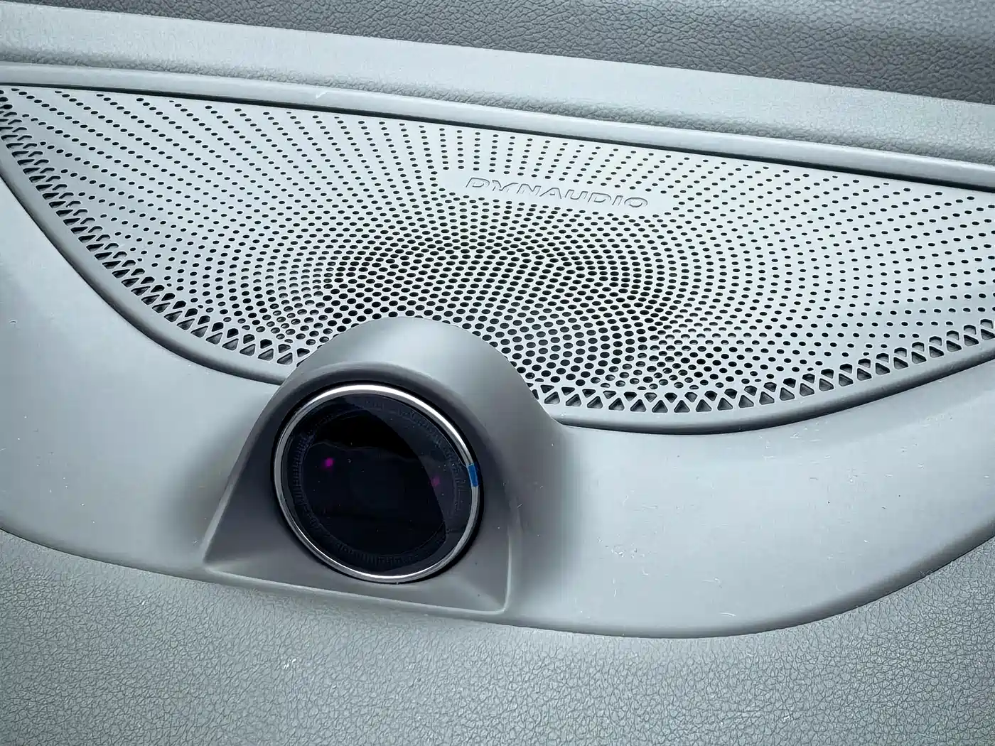 Voyah Auto Voyah Dreamer 2024 PHEV Extended Range Premium Edition фото 26