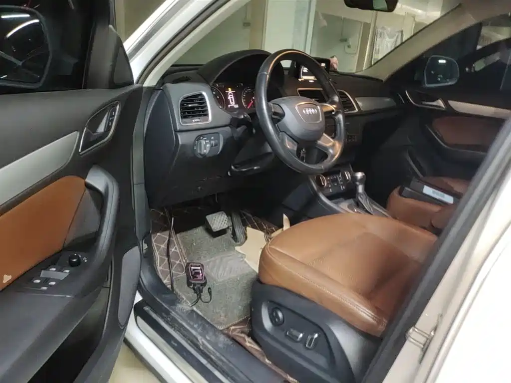 Audi Q3 2018 30th Anniversary Edition 30 TFSI Standard фото 16
