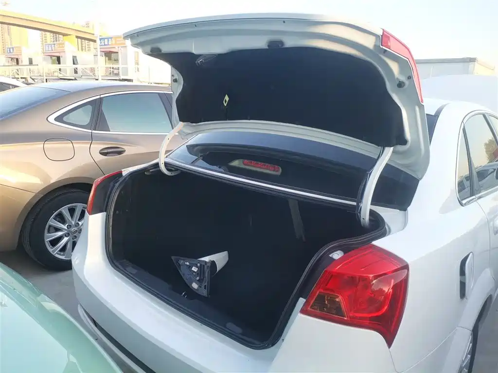 Buick Excelle 2015 1.5L Automatic Classic фото 19