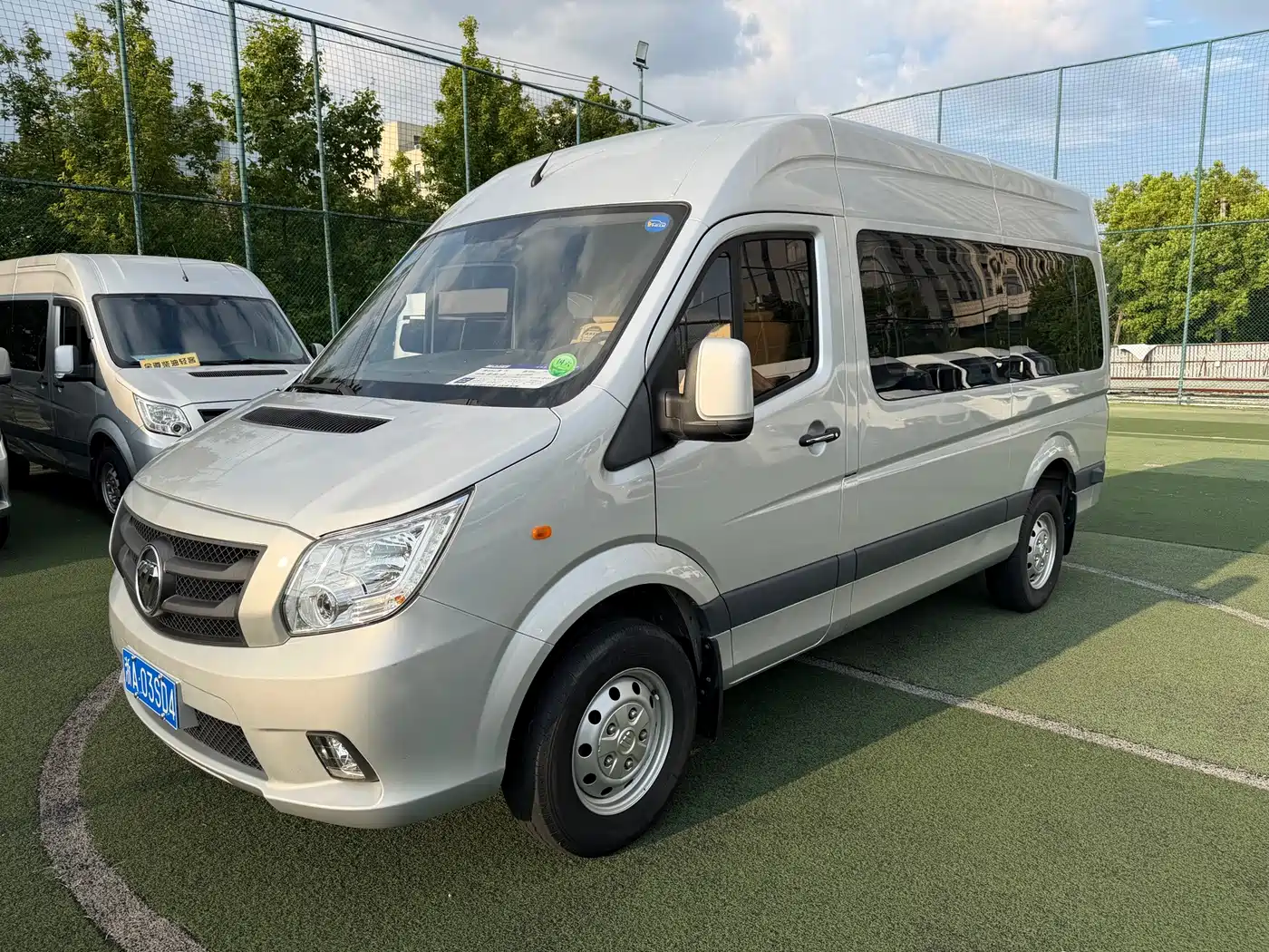 Foton Tuyano 2022 2022 2.0T Passenger Comfort Manual Long Wheelbase Medium Roof Rear Single Tire 9-Seater