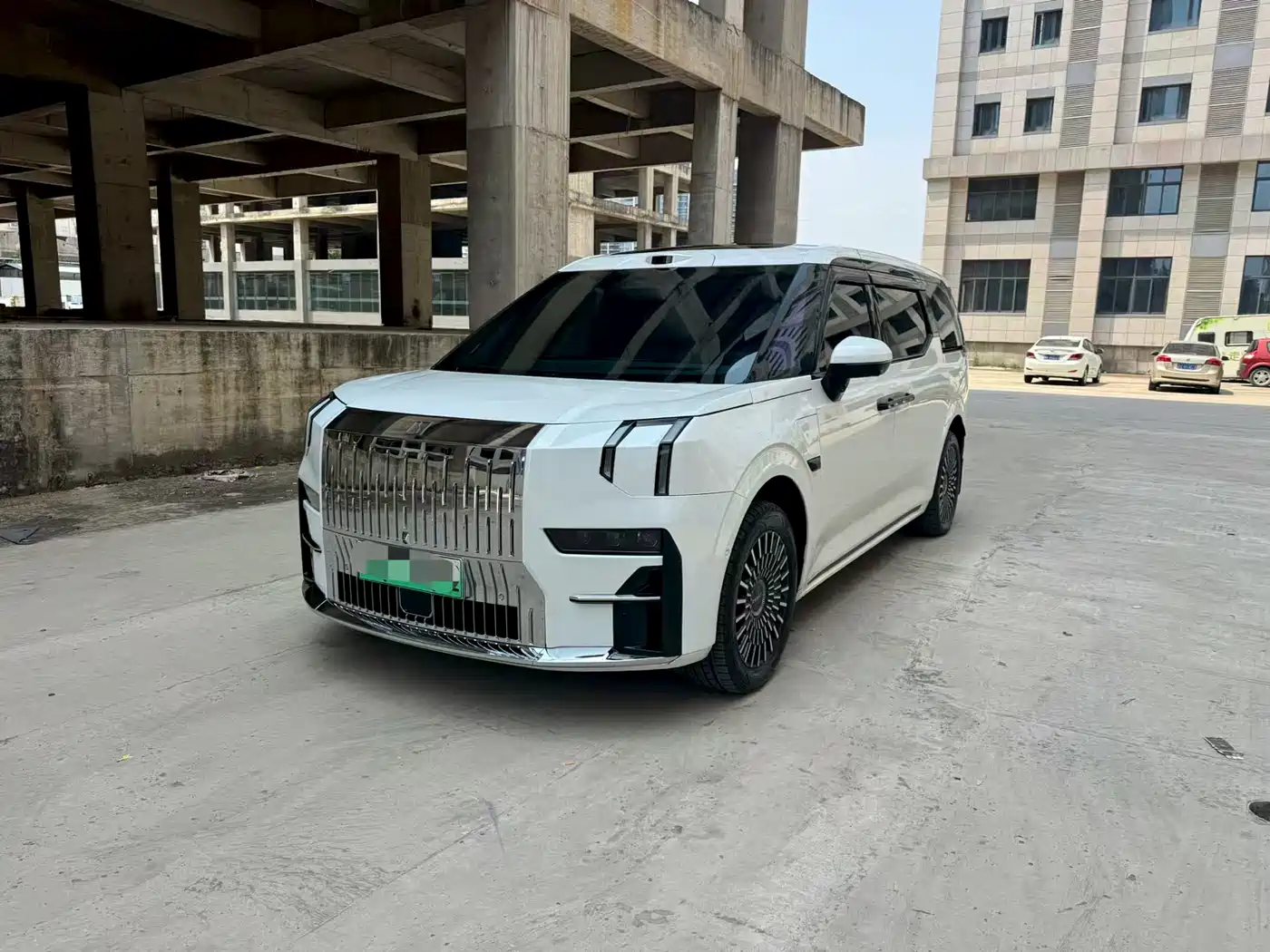 ZEEKR 009 2024 7-Seat Aisle AWD Version 108kWh
