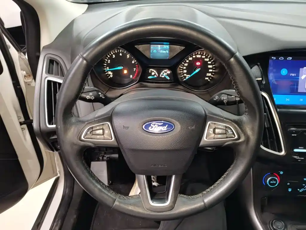 Фото 7 - Ford Focus