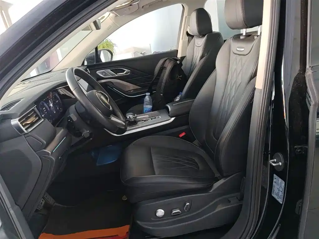 Hongqi HS7 PHEV 2024 2.0T PHEV 4WD Flagship Edition 6-seater фото 15