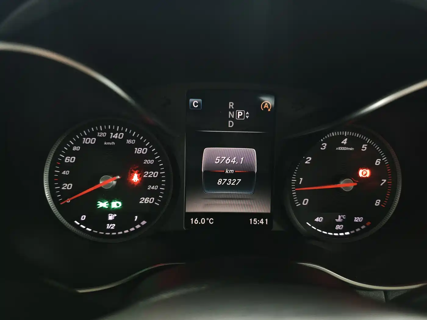 Mercedes-Benz C-Class 2015 C 200 Sport Edition 4MATIC фото 11